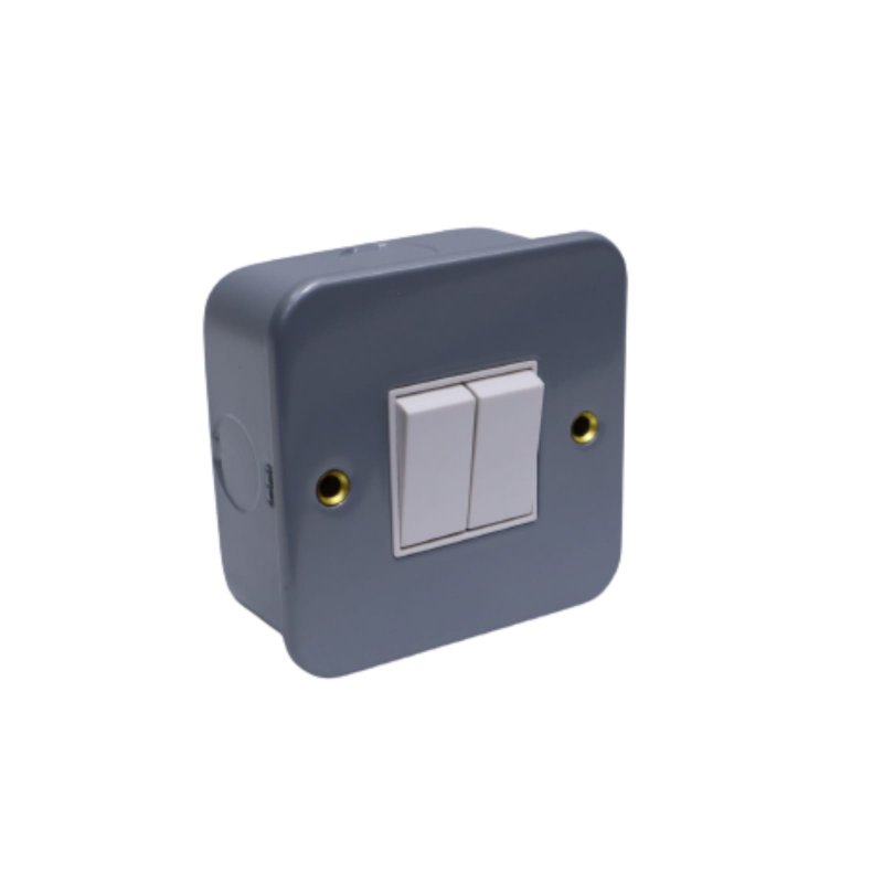 AM304 - 2 Gang 2 Way Plate Switch 10AX 250V